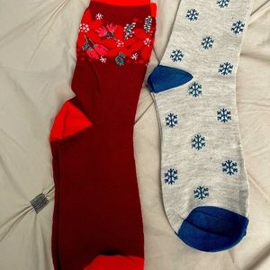 NWOT 2 pair holiday socks